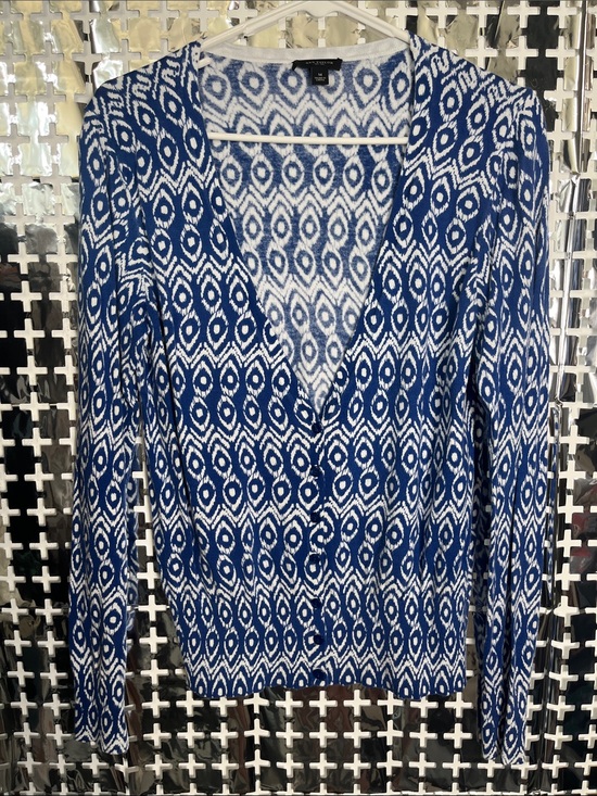 Ann Taylor Sweaters - Ann Taylor Blue and White Patterned V-Neck Cardigan